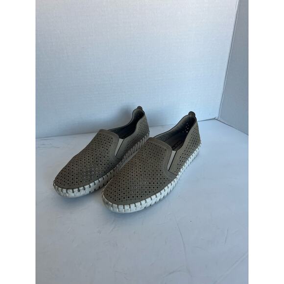 SKECHERS Women’s Sepulveda Blvd Taupe Laser Cut Round Toe Slip On Shoe Sz 9 - Picture 3 of 11